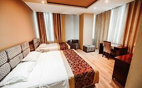 Hotel Arifi